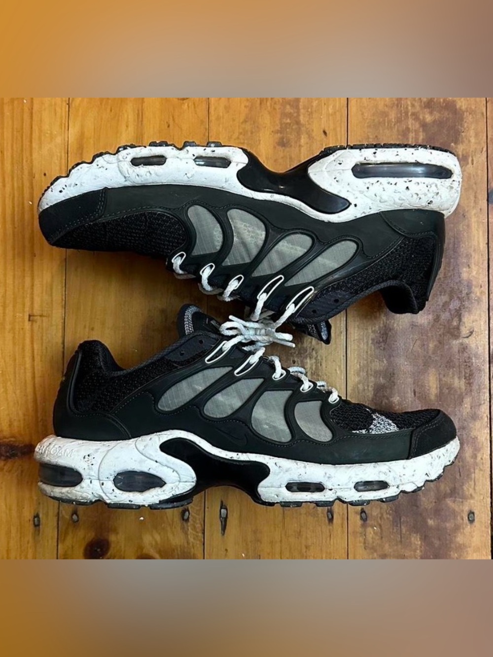 Nike Black and Gray Men's Running Sneakers